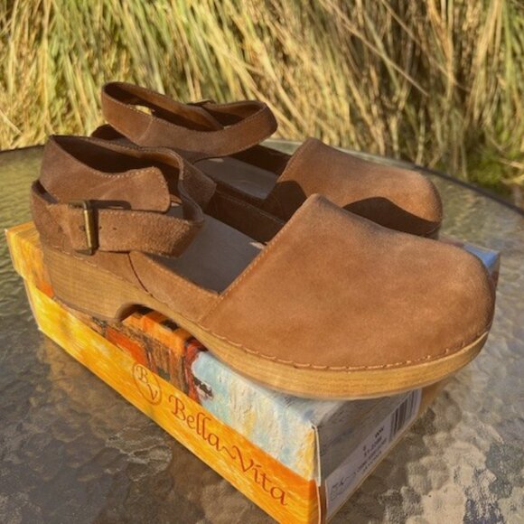 Bella Vita Jaycina Brown Suede Contemporary Clog 9WW - Picture 1 of 7